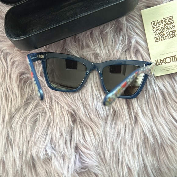 Coach Floral Sunglasses - Picture 6 of 16